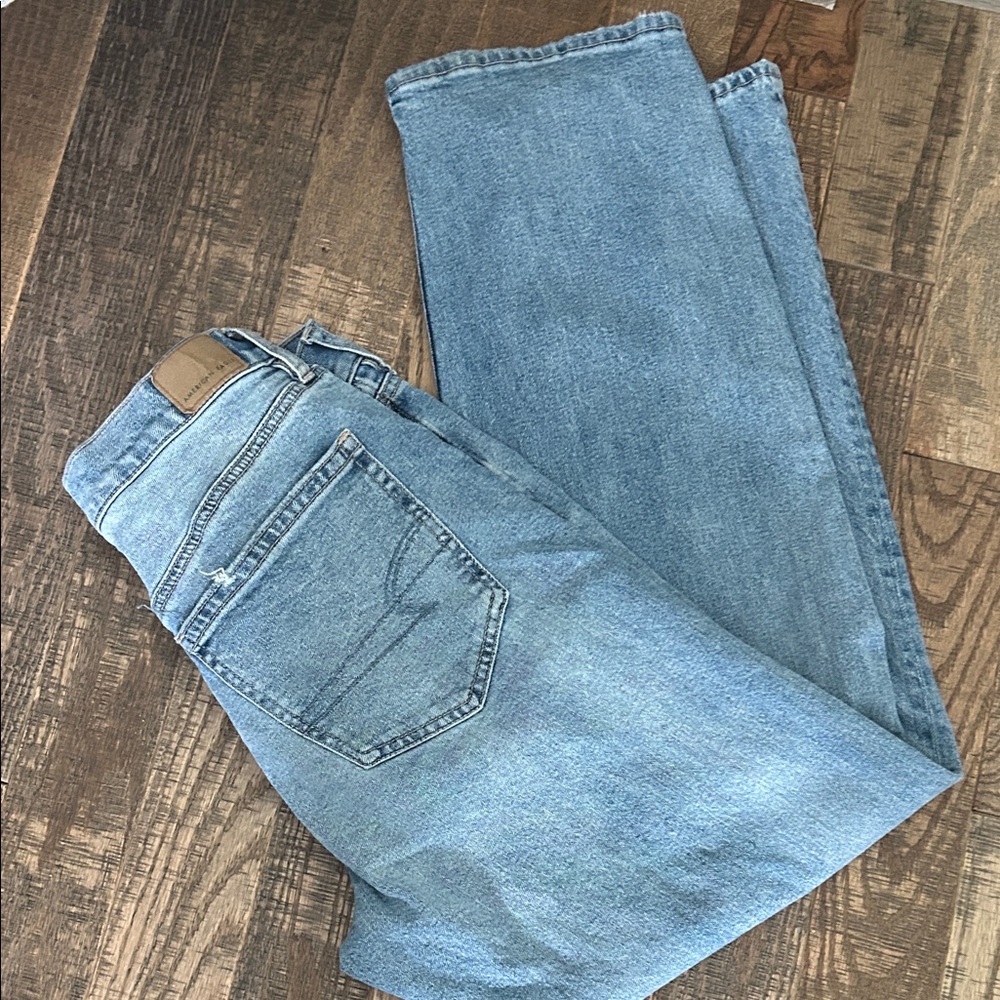 American Eagle Outfitters Light Wash EX Boyfriend Jeans